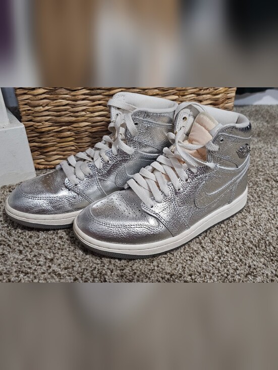 Nike Shoes - LNike Women’s Silver High-Top Sneakers with White Laces Size 5.5